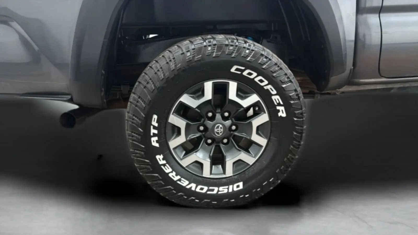 Used 2019 Toyota Tacoma TRD Off-Road w/ Technology Package AWD/4WD image 27