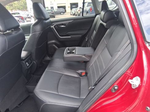 Used 2022 Toyota RAV4 XLE Premium AWD/4WD image 19