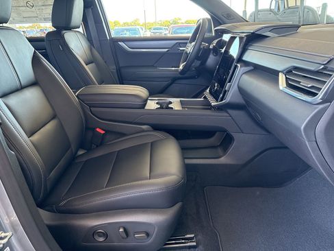 New 2026 GMC Acadia Elevation image 16