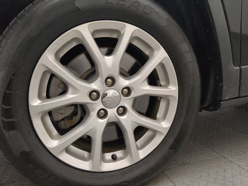 Used 2018 Jeep Cherokee Latitude image 31