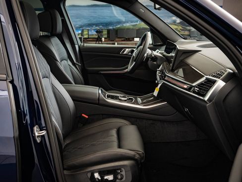 New 2026 BMW X5 M60i image 23