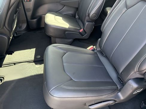 New 2025 Chrysler Pacifica Select AWD/4WD image 37