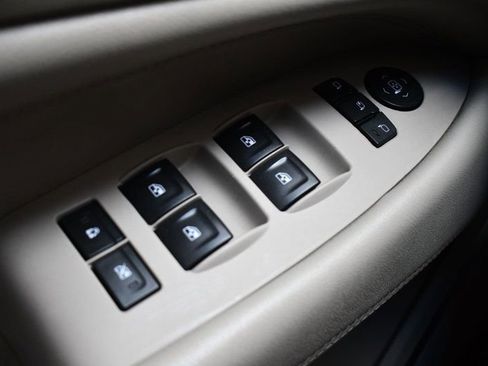 Used 2017 Cadillac Escalade ESV Luxury image 23