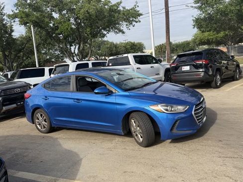 Used 2018 Hyundai Elantra SEL image 4