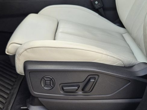 Used 2025 Audi Q5 Premium Plus w/ Premium Plus AWD/4WD image 30