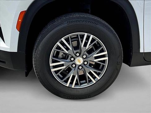 Certified 2024 Chevrolet Traverse LT image 10