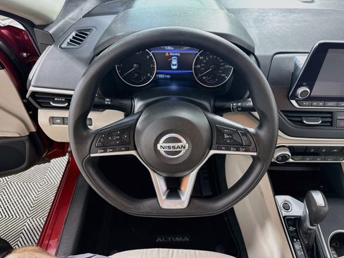 Used 2022 Nissan Altima 2.5 SV AWD/4WD image 14