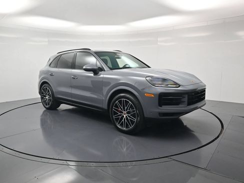 Certified 2026 Porsche Cayenne S w/ Premium Package Plus AWD/4WD image 47