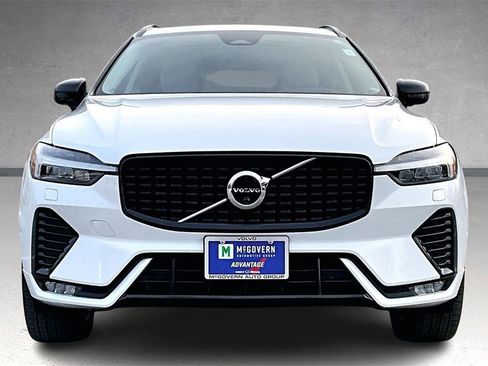 Used 2023 Volvo XC60 B5 Plus w/ Climate Package image 2