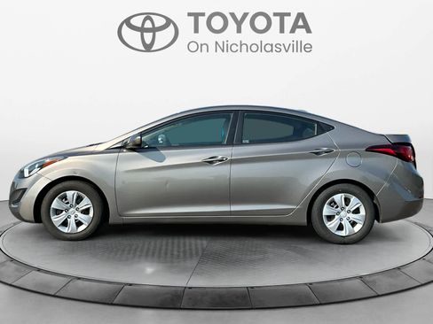 Used 2016 Hyundai Elantra SE FWD image 2