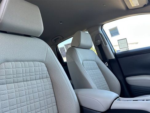 New 2026 Honda HR-V LX image 17