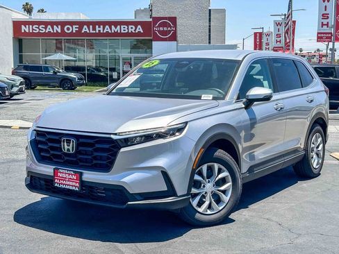 Used 2025 Honda CR-V LX image 2