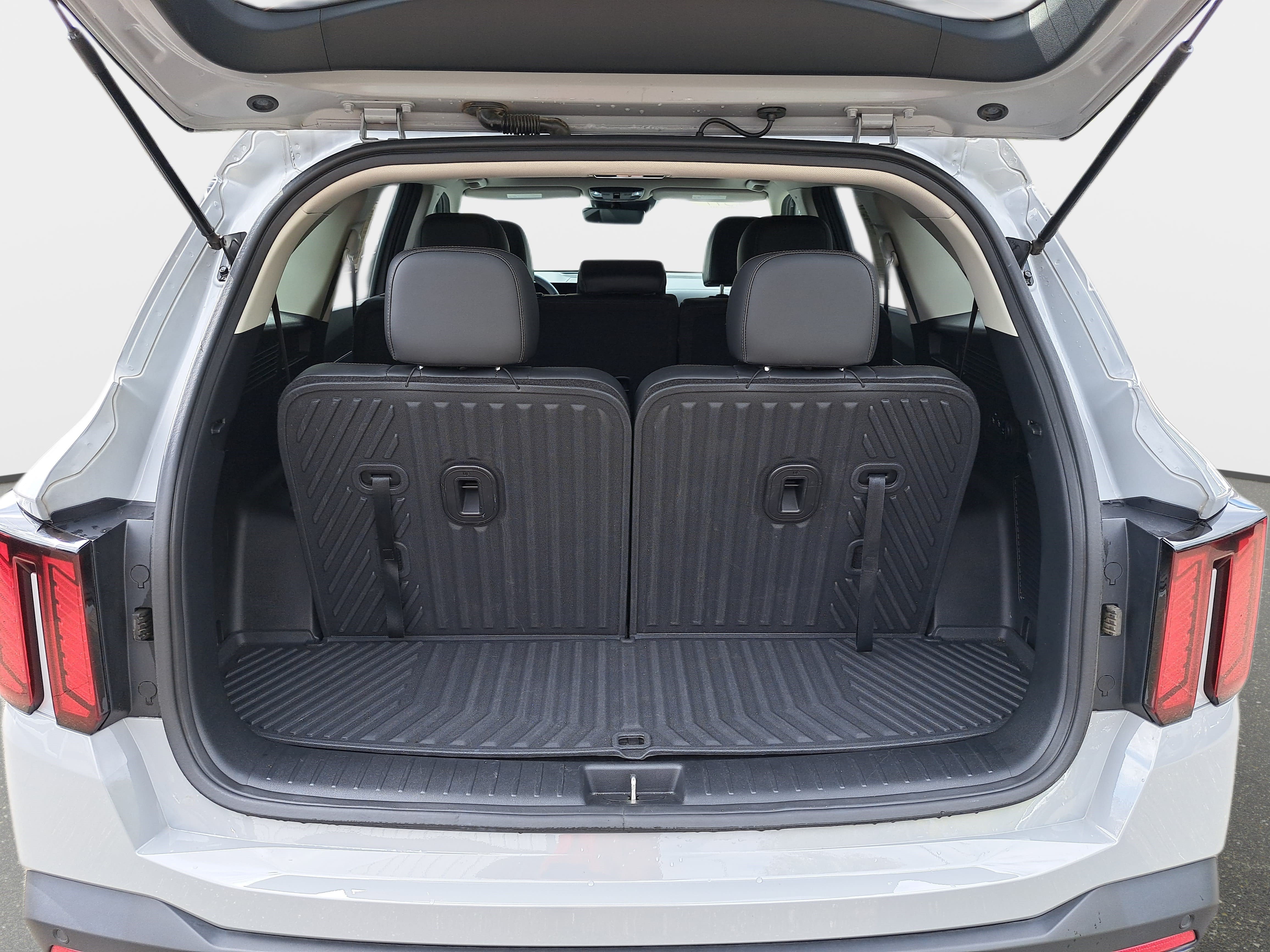 Used 2025 Kia Sorento S w/ Panoramic Sunroof Package FWD image 13