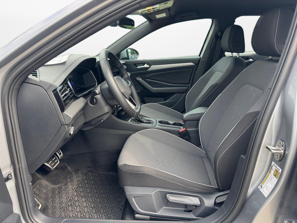 Used 2026 Volkswagen Jetta Sport FWD image 9
