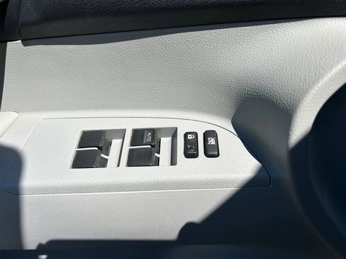 Used 2013 Toyota Highlander SE AWD/4WD image 22