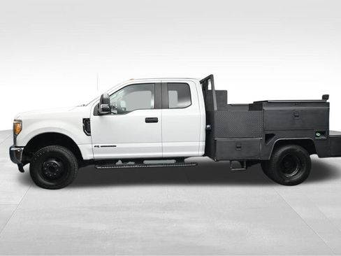 Used 2017 Ford F350 XL w/ Power Equipment Group AWD/4WD image 2