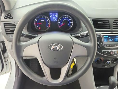 Used 2015 Hyundai Accent GLS image 20