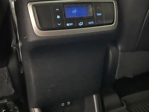 Used 2017 Toyota Highlander Limited AWD/4WD image 18