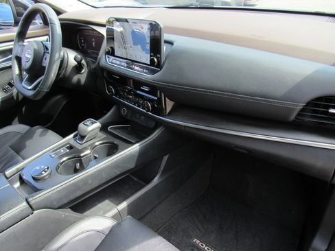 Certified 2023 Nissan Rogue Platinum w/ Platinum Premium Package AWD/4WD image 12