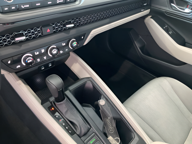 Certified 2025 Honda Accord SE image 17