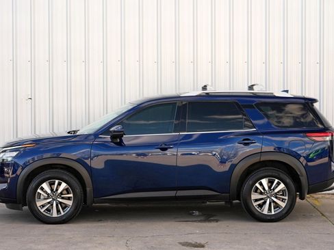 Used 2025 Nissan Pathfinder SL image 46