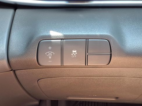 Used 2024 Hyundai Elantra SEL FWD image 25