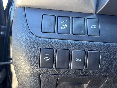 Used 2016 Toyota Highlander Limited image 45