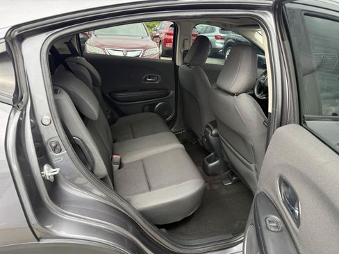 Used 2022 Honda HR-V EX image 11