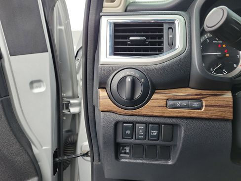 Used 2017 Nissan Titan SL image 20