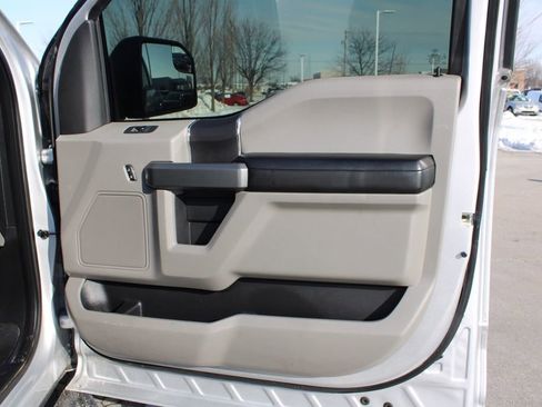 Used 2018 Ford F150 XLT image 21