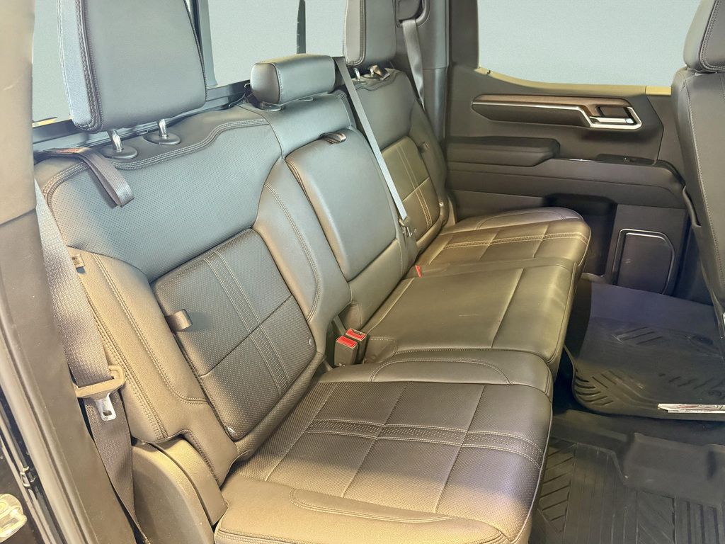 Used 2023 Chevrolet Silverado 1500 High Country w/ Technology Package AWD/4WD image 18