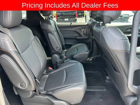 Used 2024 Toyota Sienna XSE w/ XSE Plus Package FWD image 23