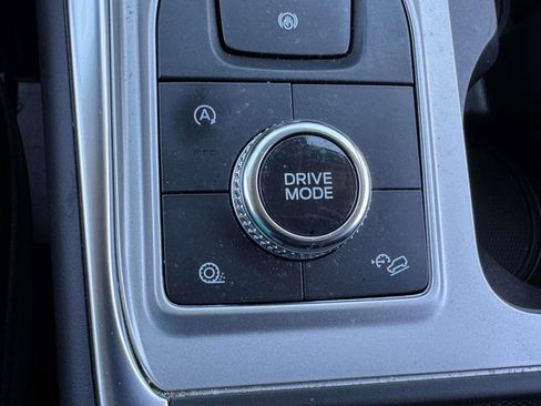 Used 2023 Ford Explorer XLT w/ Equipment Group 202A AWD/4WD image 35