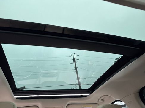 Used 2017 Jaguar F-PACE Prestige image 26