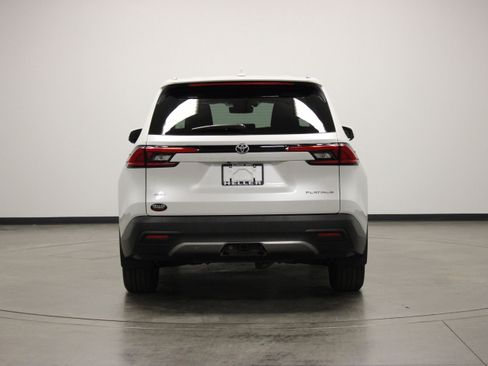 Used 2024 Toyota Grand Highlander AWD image 7