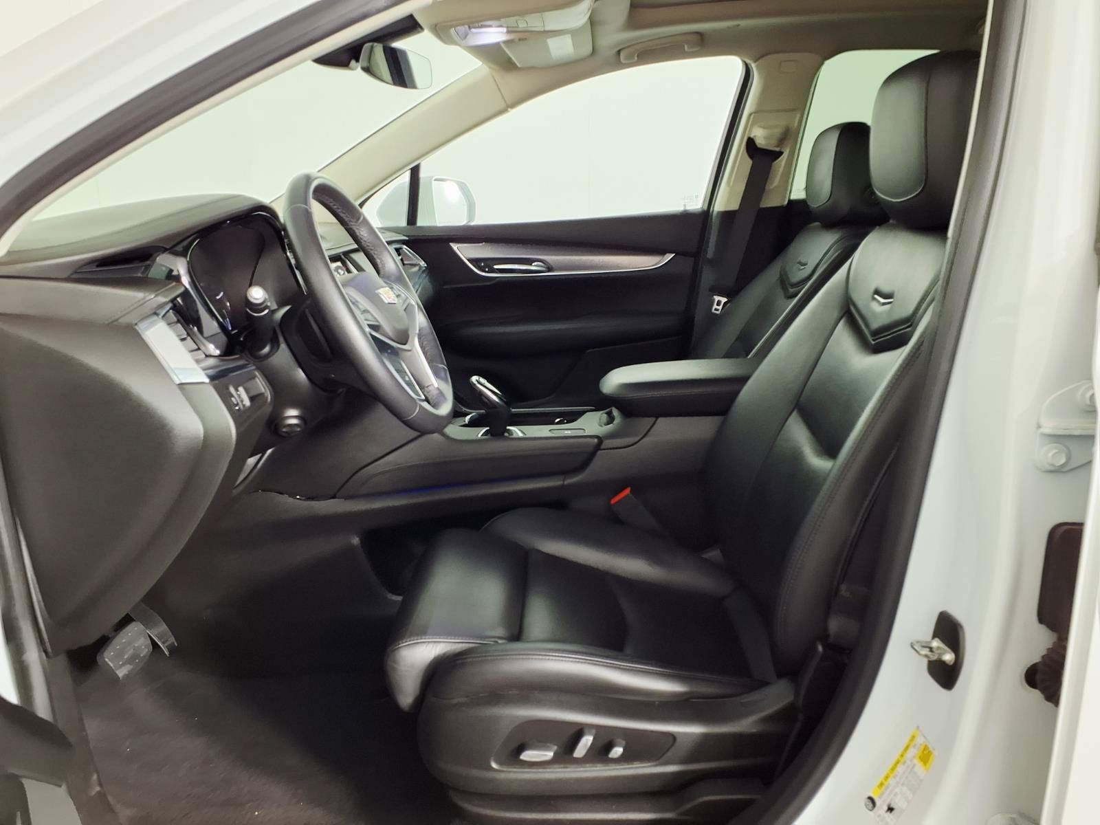 Used 2017 Cadillac XT5 Luxury FWD image 17