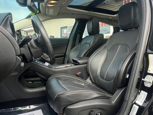 Used 2015 Chrysler 200 C w/ Navigation & Sound Group I image 10