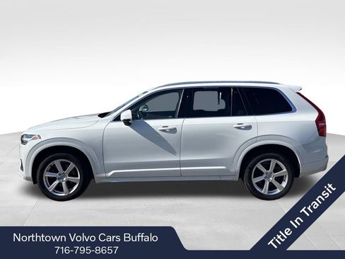 Used 2021 Volvo XC90 T6 Momentum AWD/4WD image 2