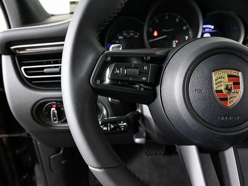 Used 2026 Porsche Macan image 10