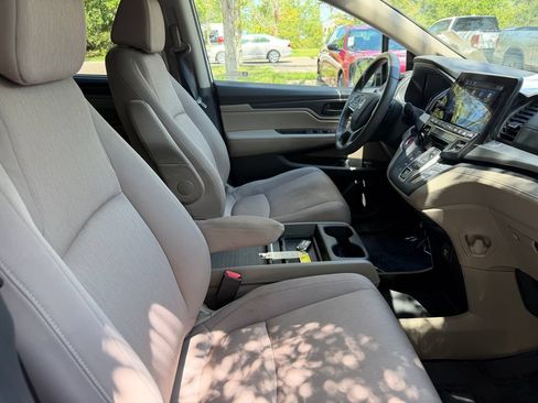 Used 2023 Honda Odyssey EX image 9