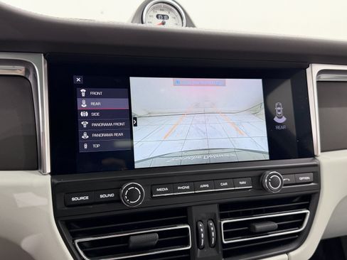 Certified 2021 Porsche Macan Turbo AWD/4WD image 47