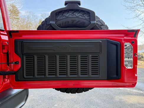 Used 2023 Jeep Wrangler Unlimited Rubicon w/ LED Lighting Group image 34