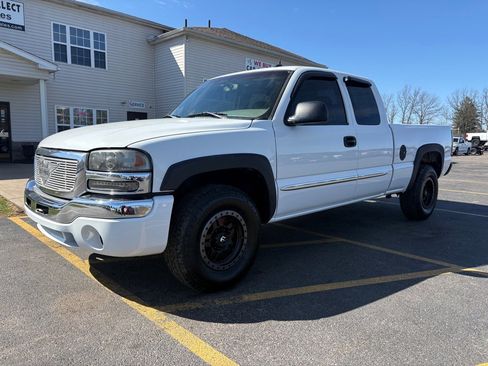 Used 2003 GMC Sierra 1500 SLT w/ SLT Preferred Equipment Group image 2