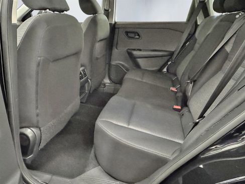 Used 2022 Nissan Rogue S image 17