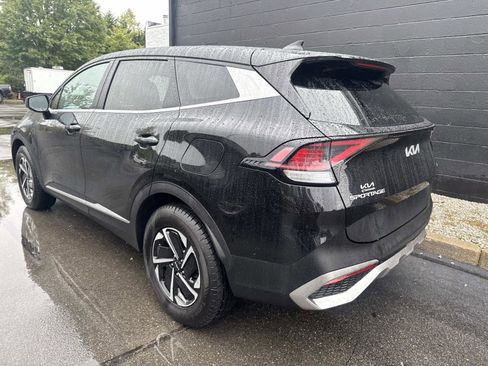Used 2023 Kia Sportage LX image 7