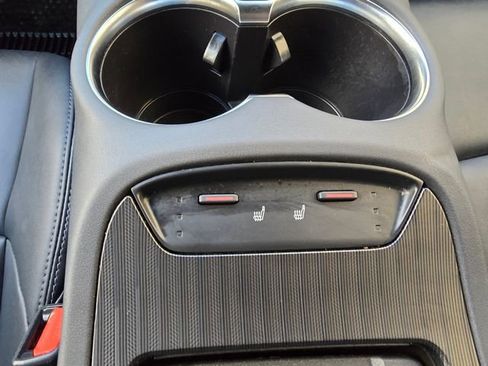 Used 2022 Toyota Venza XLE image 36