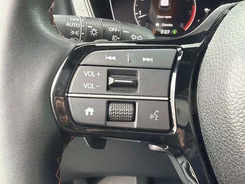 Used 2025 Honda Pilot TrailSport image 29