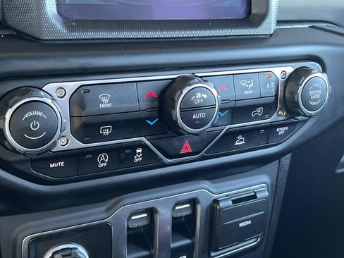 Used 2023 Jeep Wrangler Willys image 20