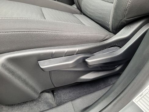 Used 2025 Chevrolet Equinox LT AWD/4WD image 12