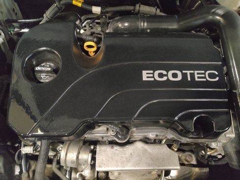 Used 2020 Chevrolet Equinox LS image 30